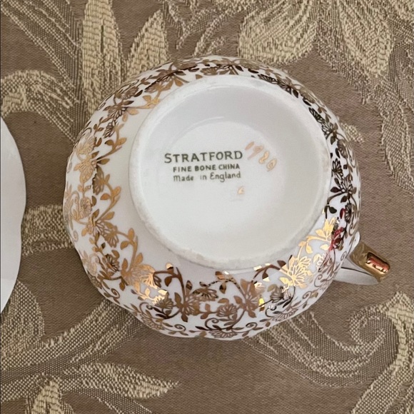 Stratford Gold Chintz Teacup & Saucer - Picture 8 of 12